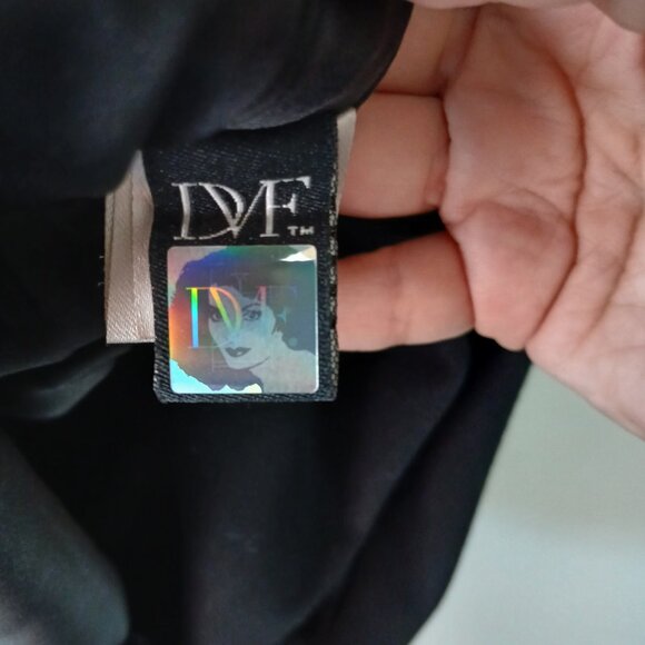 Diane Von Furstenberg Women's Sleeveless Black Dress with Ruching Size 6 V-Back - Picture 12 of 15